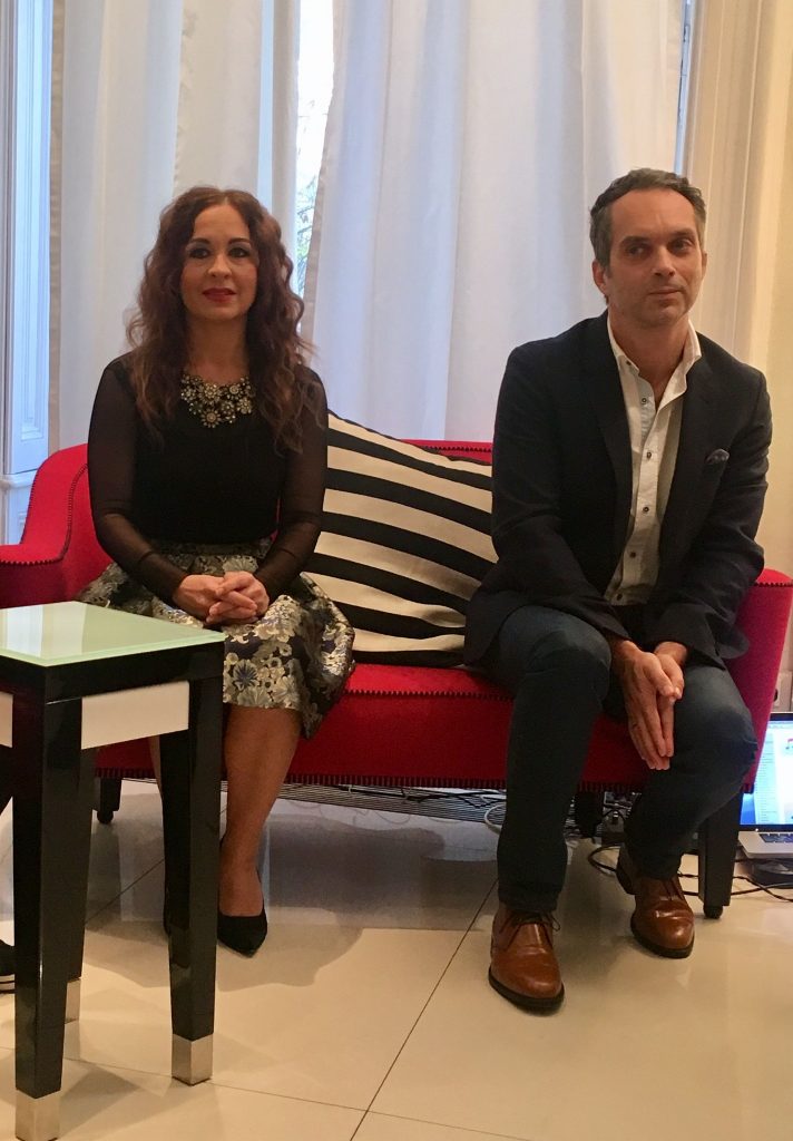 Szekeres Adrien férjével, Kiss Gábor zeneszerzővel Megállók című albuma bemutatóján 