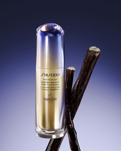 shiseido, vital perfection, night serum, ejszakai szerum, megereszkedes, oregedo, antiaging, aging, lifting, ruzs es mas, 40-es