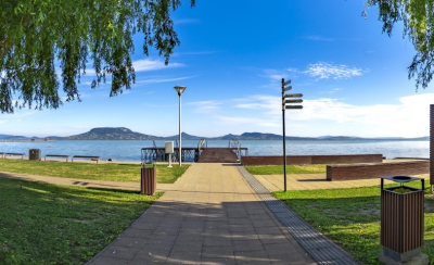 balaton, balatoni, strandok, kek hullam, otcsillagos, otcsillagos starndok, csodasmagyarorszag, ruzs es mas